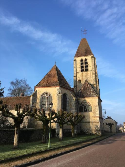 Gite D'Etape Du Tilleul, 4-8 Personnes La Celle-les-Bordes Екстер'єр фото
