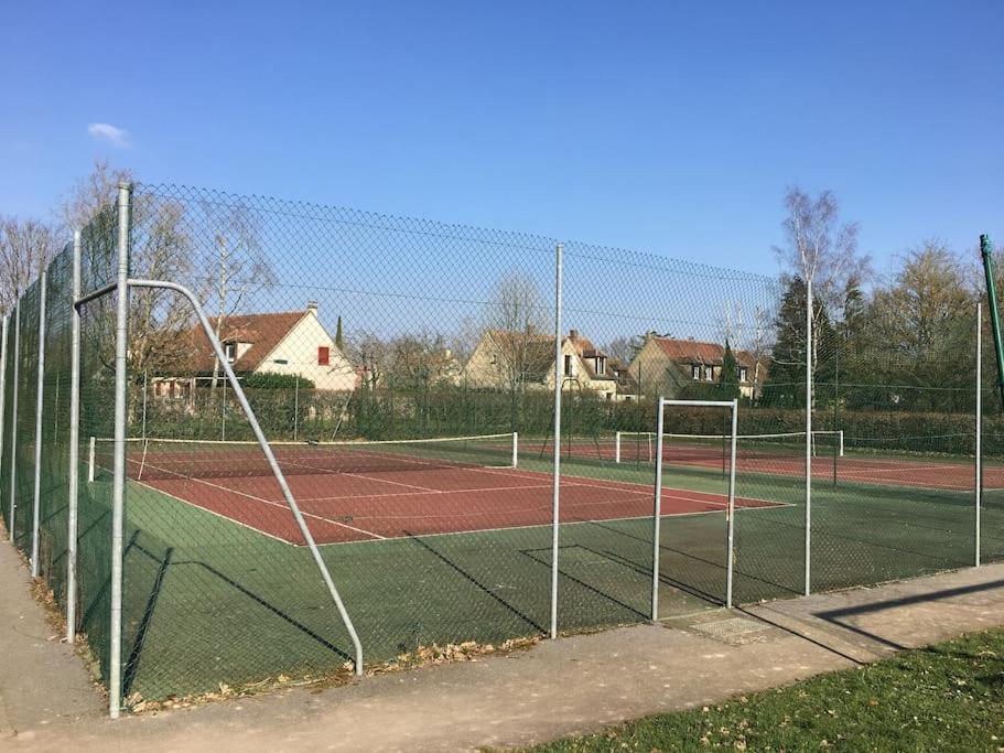 Gite D'Etape Du Tilleul, 4-8 Personnes La Celle-les-Bordes Екстер'єр фото